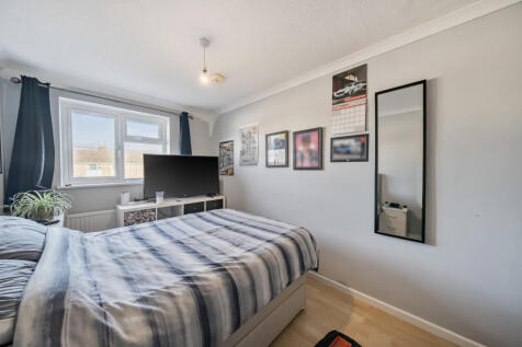 1374663-16-690b2b...