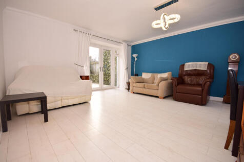 Lounge/Dining