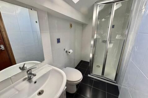 Highfield Avenue, Sale, M33 photo 5