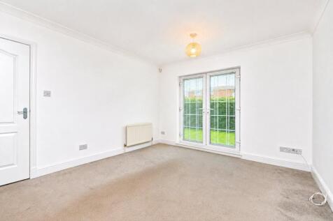 Stewartfield Gardens, East Kilbride, Glasgow, G74 photo 4