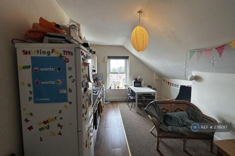 Living Area / Kitchen