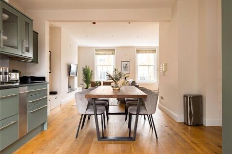 Kitchen/Dining Area