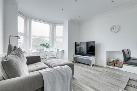 Open Plan Kitchen-Living Room