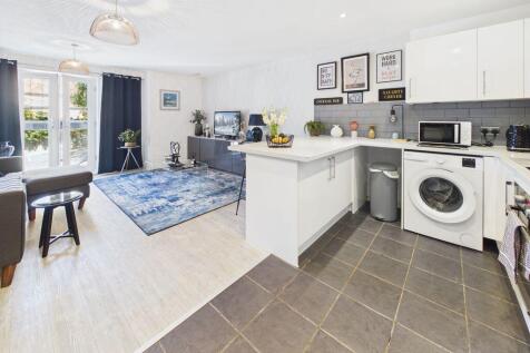 OPEN PLAN KITCHEN/ LIVING ROOM