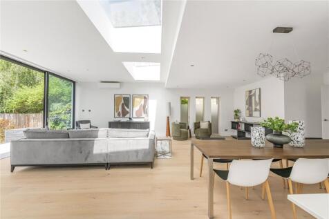Kitchen/Reception