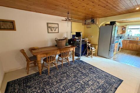 Dining Room.jpg