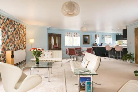 Sitting/Dining Room
