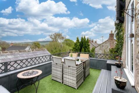 Terrace - dining and views.jpg