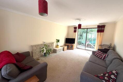 Living Room.JPG