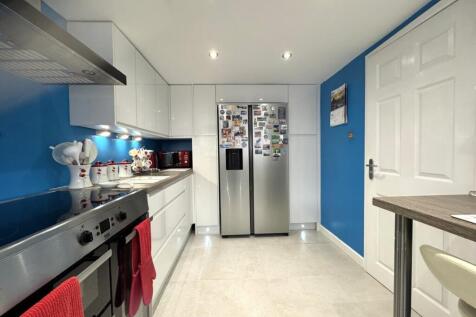 Fitted Kitchen/Breakfast Room