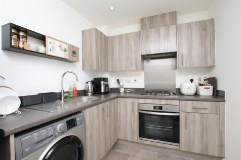 Kitchen_.JPG