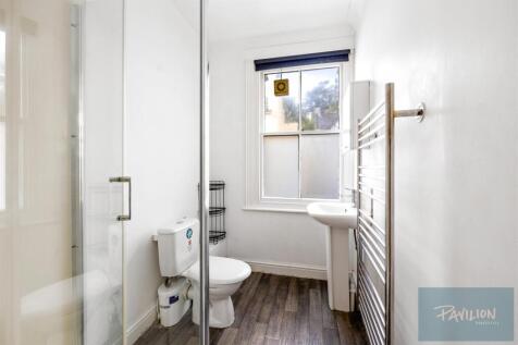 Roundhill Crescent, 4-003.JPG