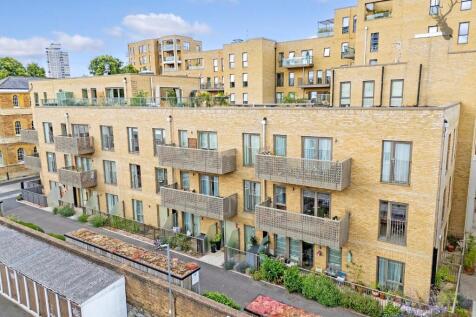 London, E3 - property photo