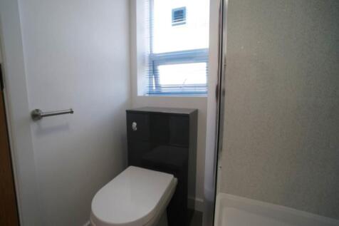 29VictoriaSt_Bathroom1.3.JPG
