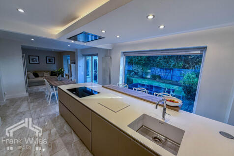 20251216-20251216_140842750_iOS