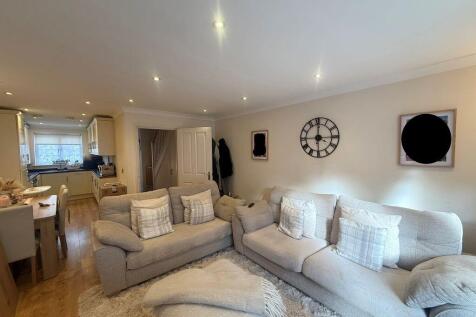 Merebank Close, Godstone photo 4