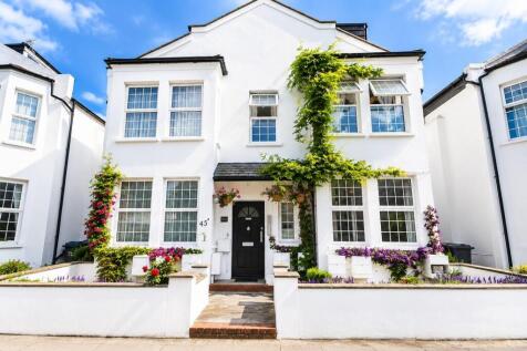 2-bed flat on Robinson Road, Colliers Wood, London, £1,600/mo