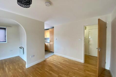 St. Peters Street, Maidstone, Kent, ME16 photo 5