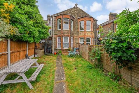 153 Edward road-26.jpg