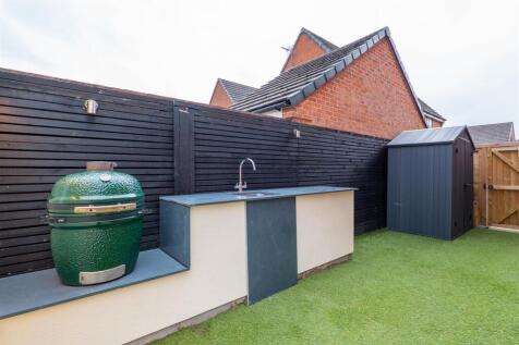 Outdoor Kitchen