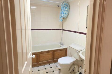 56c Knights Hill, West Norwood, London SE27 0JD