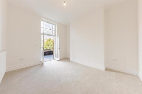 Flat 5 Pleydell Gardens for Sale by Guildcrest Est