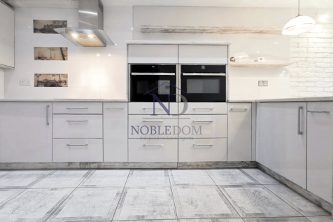 2 BEDROOM SPLIT-LEVEL FLAT IN GREENFORD