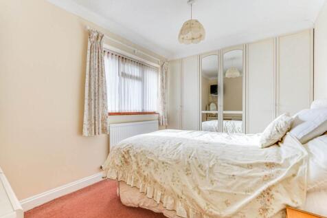 159 The Causeway- Be