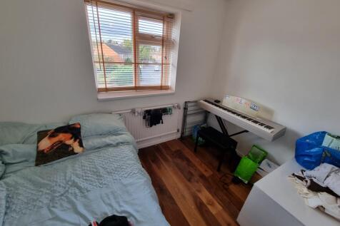 7 St Margarets Road photo 4