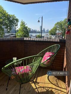 Terrace Directly Overlooking River Thames 