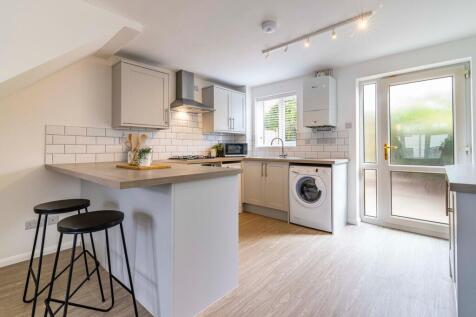 2-bed semi-detached on Heron Drive, Lenton, NG7, £1,269/mo