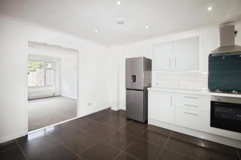 Frobisher Road, Rugby photo 4