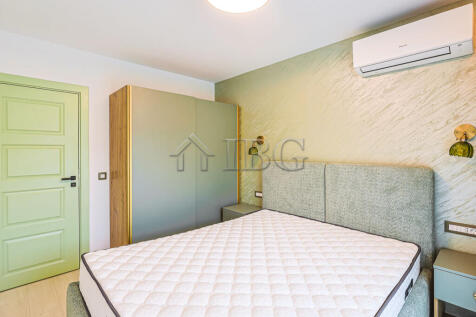 Property Image 100