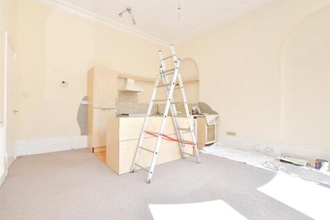 Kitchen/ Living Room