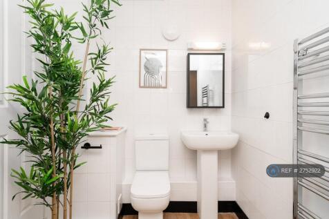 Beautifully Designed Bathroom