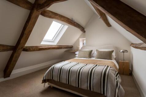 39 - Long Cottage - GL54 4AF - Web.jpg