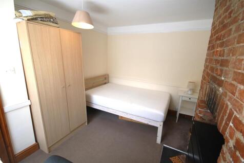 Bedroom 1c.JPG