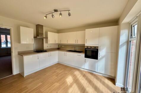 Featherstone Crescent, Heald Green, Cheadle,  photo 3