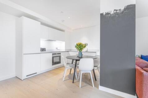 1-bed flat on Hill House, Highgate Hill, Islington, London, £2,150/mo