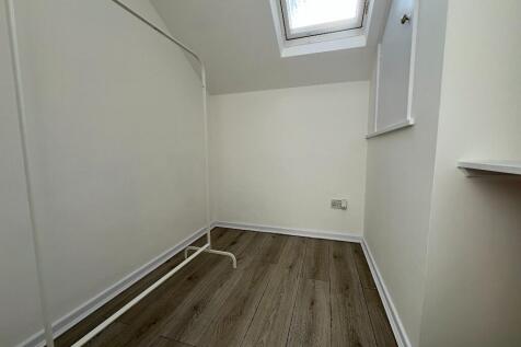 Flat 3, 14 Charles Street, Wrexham, LL13 8BT photo 4