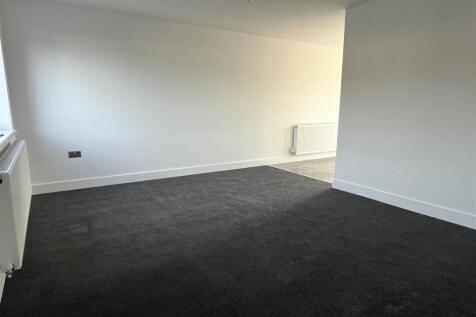 Redruth Avenue, Little Hill, Wigston photo 3