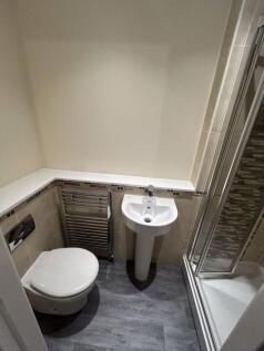 Modern Three Bedroom Semi-Detached Home – Available To Let photo 5