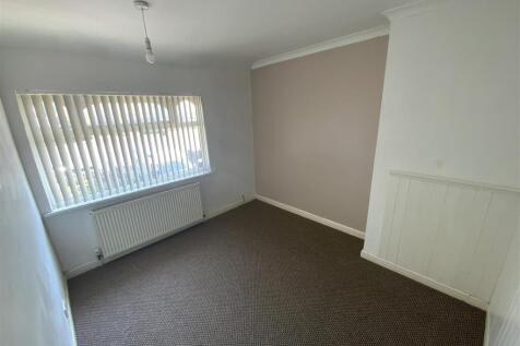 Broom Hall Crescent, Acocks Green photo 5