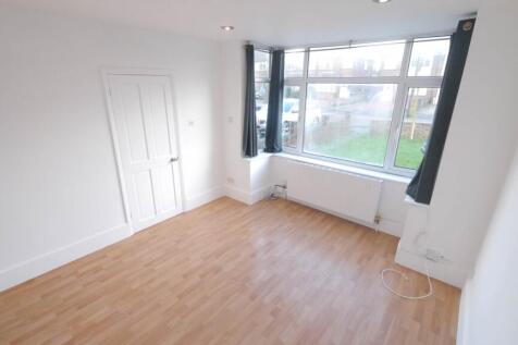 Heathcote Avenue, Hatfield photo 4