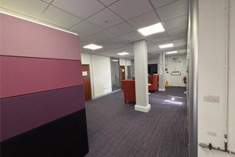 Office to rent Image 3