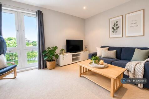 Bright Top-Floor Lounge With Juliet Balcony
