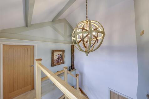 Galleried Landing Alt