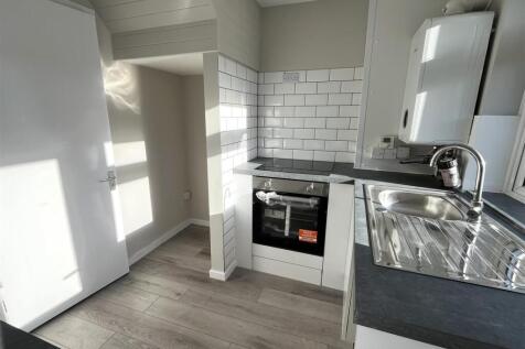 Kitchen 1.jpg