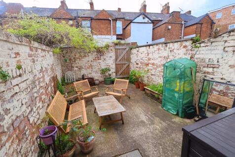 REAR COURTYARD