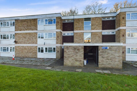 3 bed flat to rent Hawe Close, Canterbury CT2
